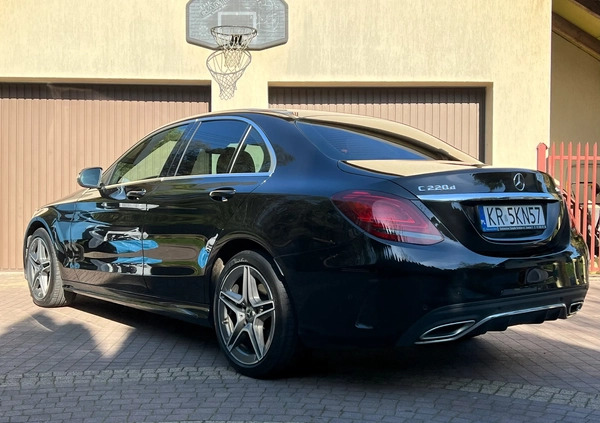 Mercedes-Benz Klasa C cena 129897 przebieg: 134800, rok produkcji 2018 z Katowice małe 106